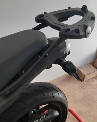 staffe + piastra bauletto Givi Honda Hornet