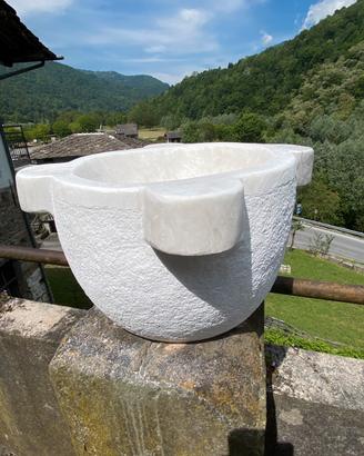 Mortaio in marmo
