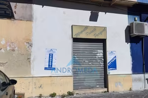 Immobile di 50 m² con 1 locale a Napoli