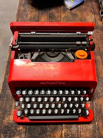 Macchina da scrivere Olivetti Valentine