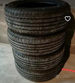 vedersi 4 gomme nuove 