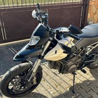 Ducati Hypermotard 796