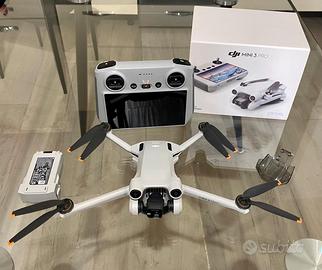 DJI Mini 3 Pro con Controller RC Schermo integato