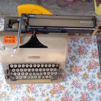 macchina da scrivere nelle condizioni che si trova