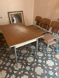 Tavolo vintage con 6 sedie – stile anni ’60/’70
