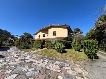 CASA SEMINDIPENDENTE A AMEGLIA