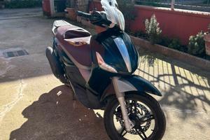 Beverly 350 targa estera