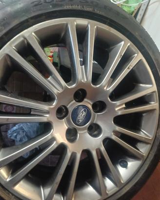 cerchi 17 Ford con gomme Pirelli 205/50/17