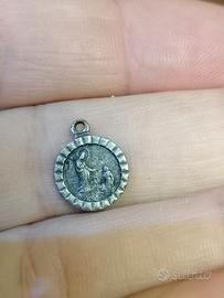 2 medagliette e spilla