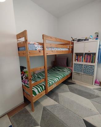 Letto a castello  materassi inclusi.