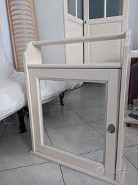 pensile con specchio