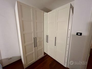 Armadio IKEA PAX angolare con specchio – completo
