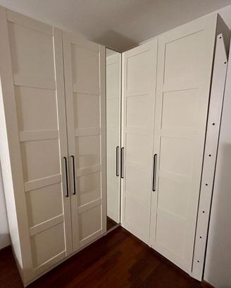 Armadio IKEA PAX angolare con specchio – completo