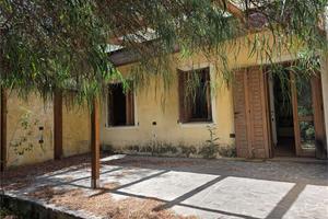 SANTA MARGHERITA DI PULA VILLA DIVISA IN DUE APPAR