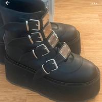 Scarpe demonia 40 taglia nuove