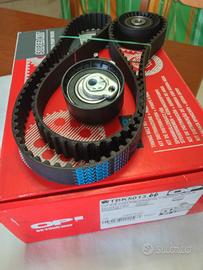 Kit distribuzione cinghia Dayco+2pulegge tendic.