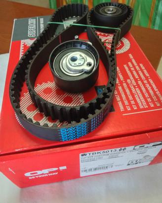 Kit distribuzione cinghia Dayco+2pulegge tendic.