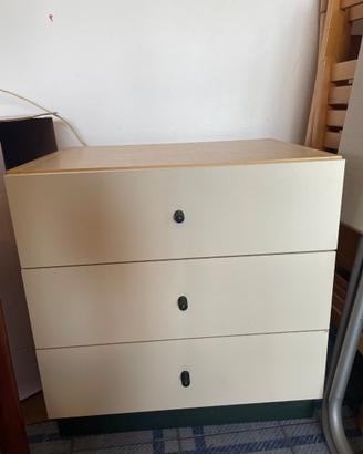 Comodino color crema