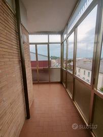 Appartamento 160 mq con box in Via Conte Verde