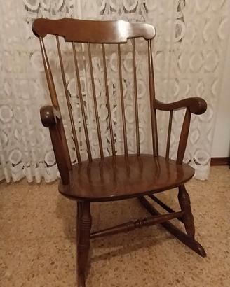 sedia a Dondolo in legno anni 60