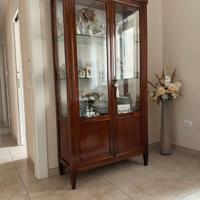 Coordinato Vetrina-Tavolino-Consolle