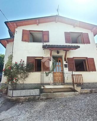 CASA SEMINDIPENDENTE A MONGIARDINO LIGURE