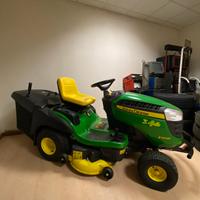 Trattorino taglia erba John Deere x166r