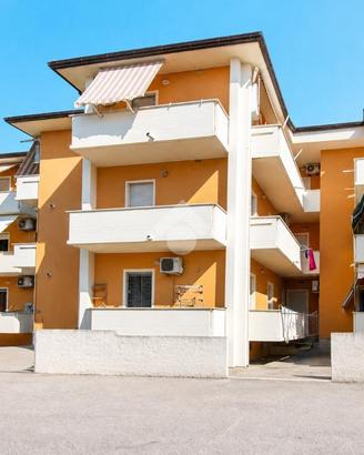2 LOCALI A ALBA ADRIATICA