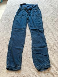 Pantalone jeans e pantaloni tuta peemaman usati