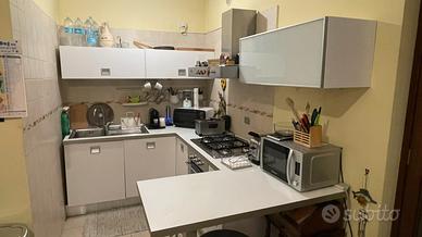 Cucina angolare 780 €. trat.