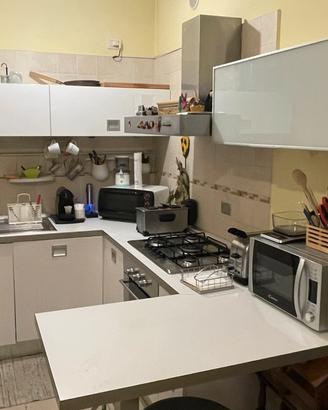 Cucina angolare 780 €. trat.