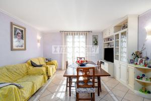 VN018S Prestigiosa villa indipendente con ampio g