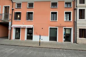 Negozio in posizione centralissima