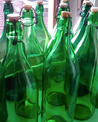 Bottiglioni nuovi per vino (quasi regalati)