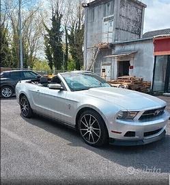 MUSTANG CABRIO - ANNO 2012