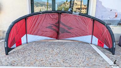 Vela per kitesurf NAISH PIVOT 9 2025 usata