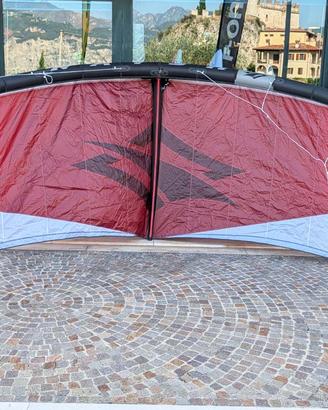 Vela per kitesurf NAISH PIVOT 9 2025 usata