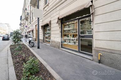 NEGOZIO DUE VETRINE IN VIA LUIGI SETTEMBRINI