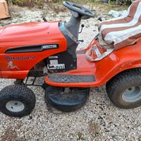 Trattorino tagliaerba