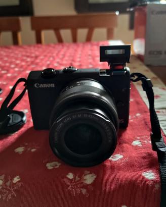 Canon EOS M200 Mirrorless + Obiettivo EF-M 15-45mm