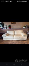 divano in pelle 