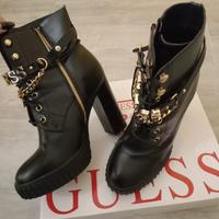 Scarpe Guess