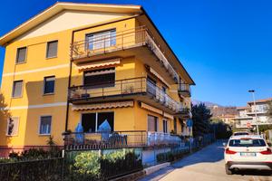 Direttamente da privati QUADRILOCALE molto grande