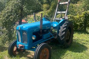 Trattore d’epoca ford major euro 1800