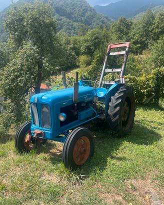 Trattore d’epoca ford major euro 1 000