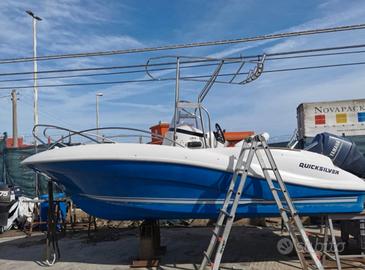 Quicksilver 555 con 115cv yamaha 