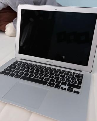 MacBook Air 13" (2017) Intel i5 - buone condizioni