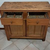 Credenza antica