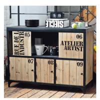 Credenza stile industriale.