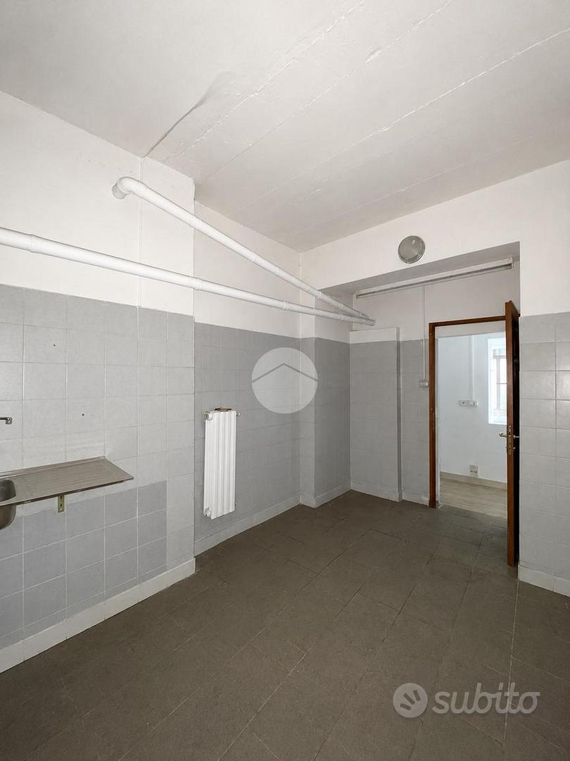 NEGOZIO A OSIO SOTTO - Vista 3